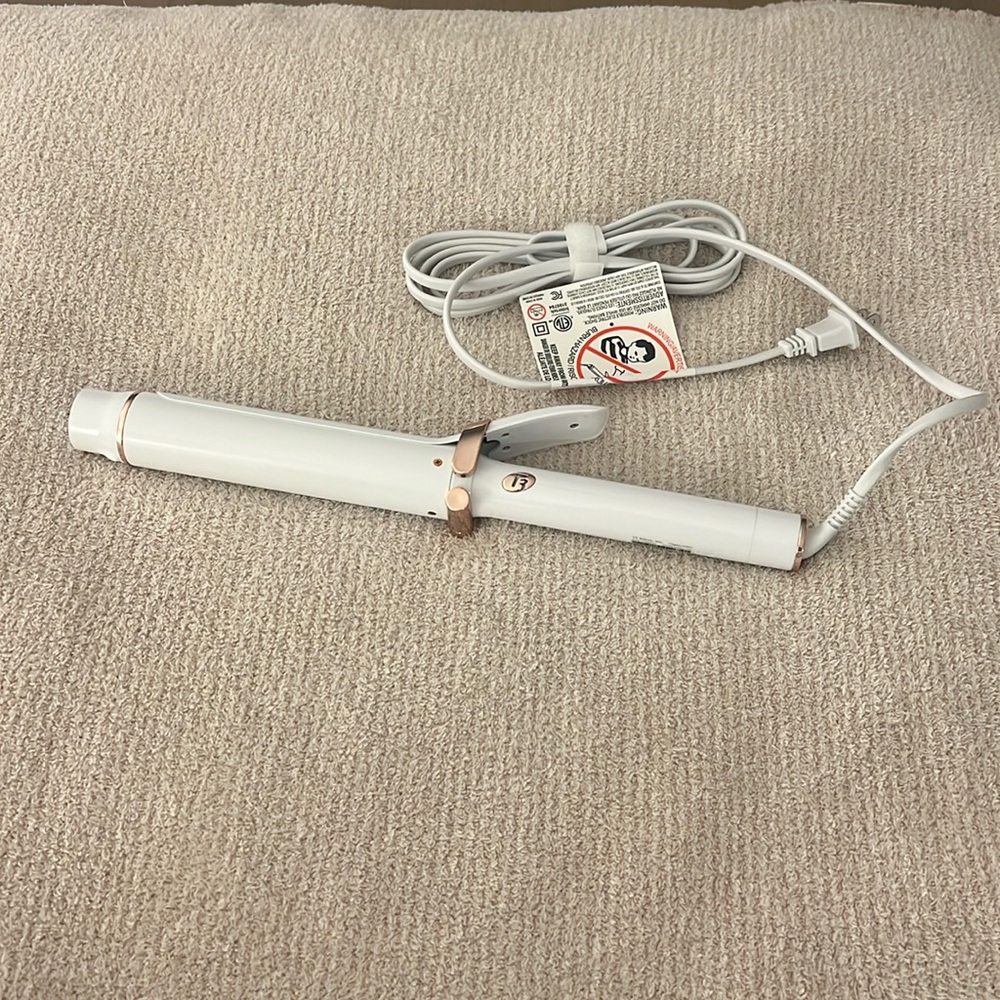 T3 Curling Iron Extra Long Barrel 1.5 inch